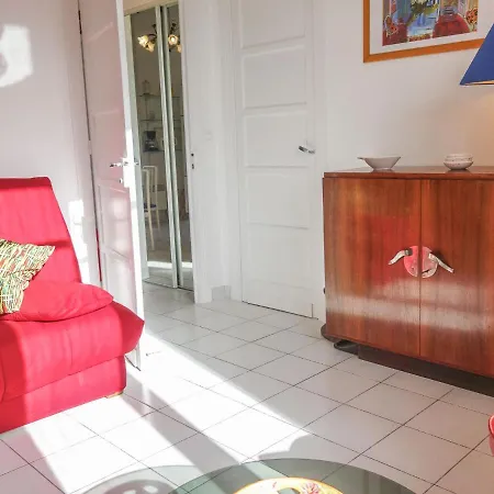 Apartment De La Et D'angleterre By Interhome